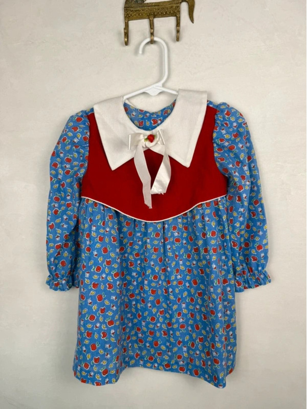 Vintage long sleeve apple dress size 2T